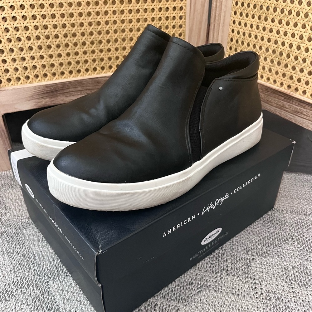 Wanderfull Black Slip-On Sneakers